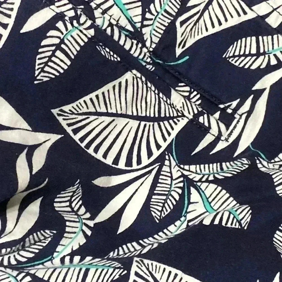 Recreation navy & white leaf shorts - Picture 8 of 11